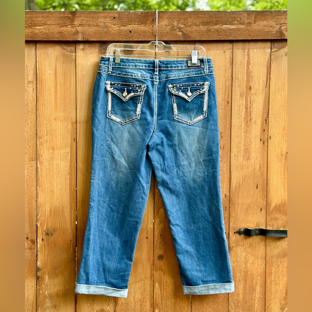 Earl Jeans Embroidered and with Embellishments on pockets. Cuffed Capris